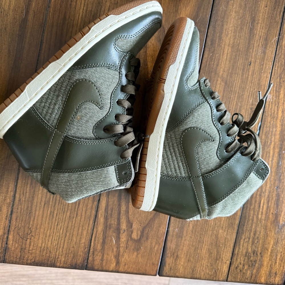 Nike Green Lace Up Boots - Picture 4 of 7